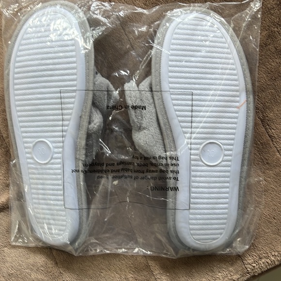 Bundle of The Animal Rescue Site Slipper Socks, Slippers, Pocket Shawl and Watch - Picture 10 of 11